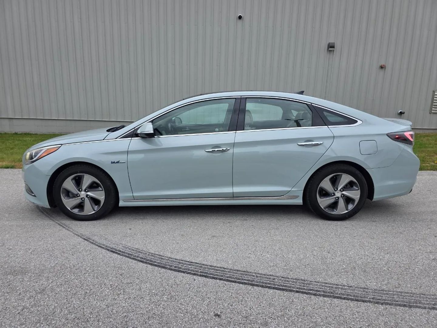 hyundai sonata hybrid 2016 KMHE34L12GA017441 image hyundai sonata hybrid 2016 KMHE34L12GA017441 image